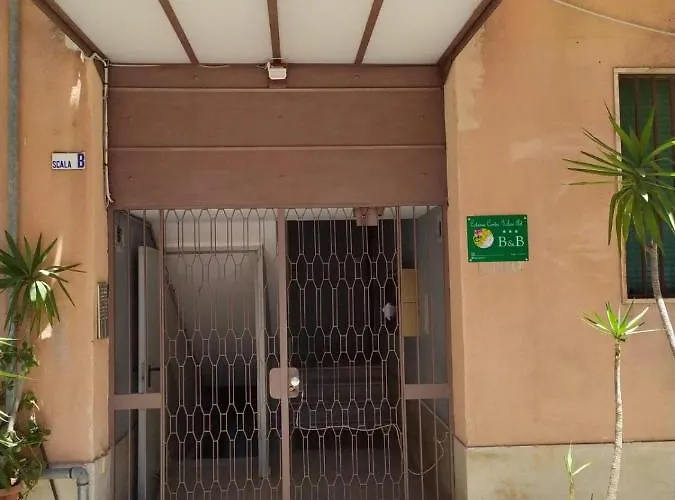 Centre Urban Art Bed and Breakfast Κατάνια